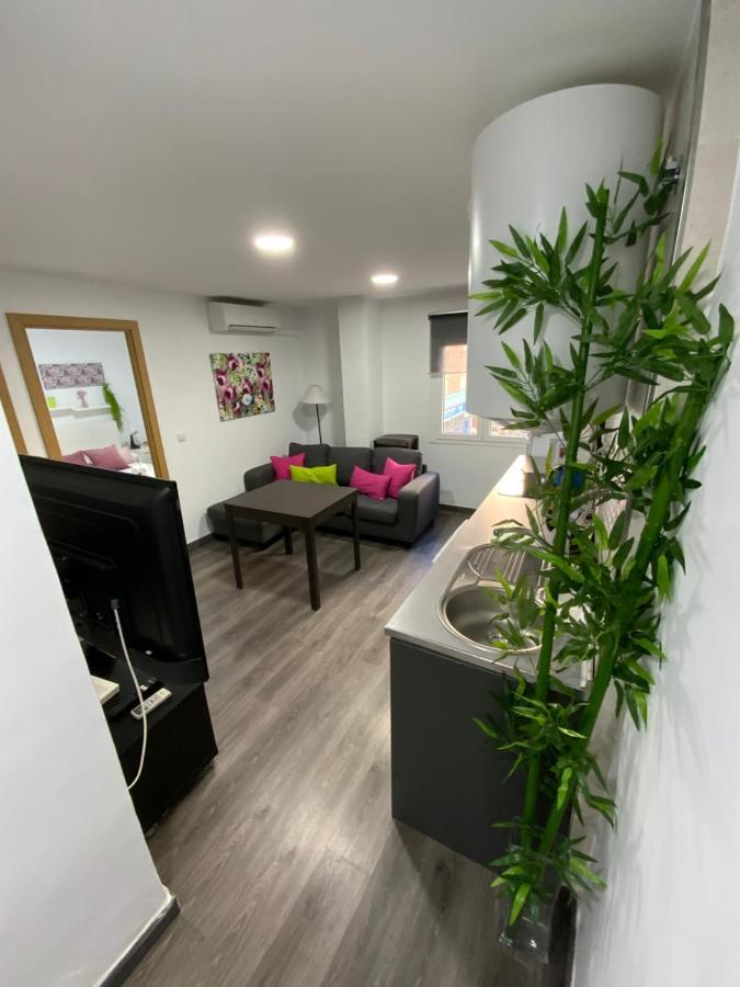 Reyna Apartamentos Малага Екстер'єр фото