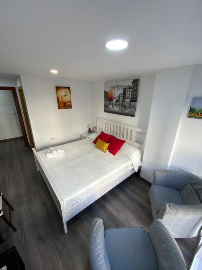 Reyna Apartamentos Малага Екстер'єр фото